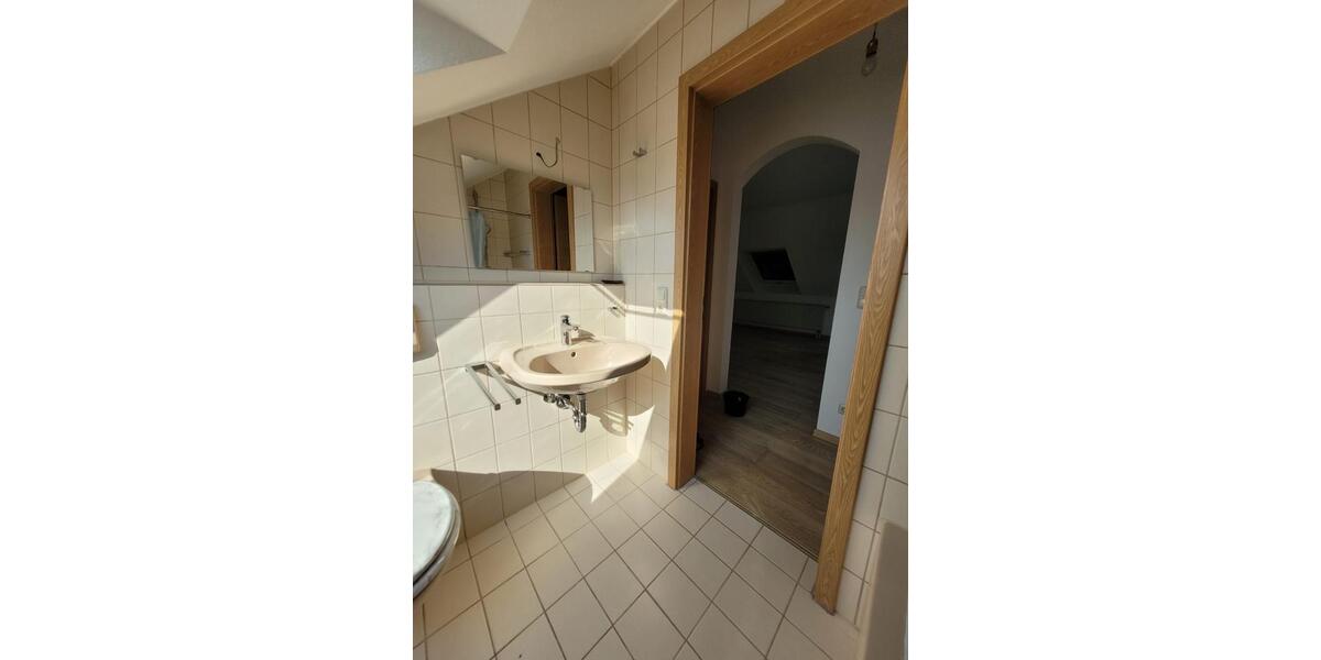 Dachgeschoßwohnung Höchstadt an der Aisch - 2.5 Zimmer, 63 m&sup2;, 630&euro; | Angebot:27631077