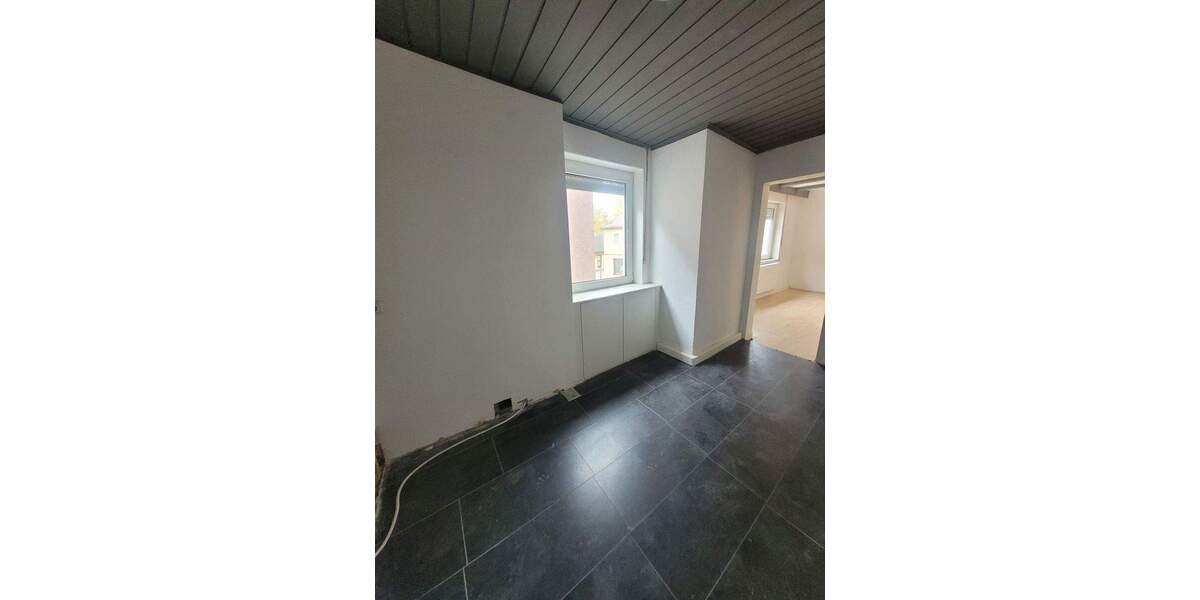 Mehrfamilienhaus, Wohnhaus Adelsdorf - 8 Zimmer, 202 m&sup2;, 398.000&euro; | Angebot:25681317