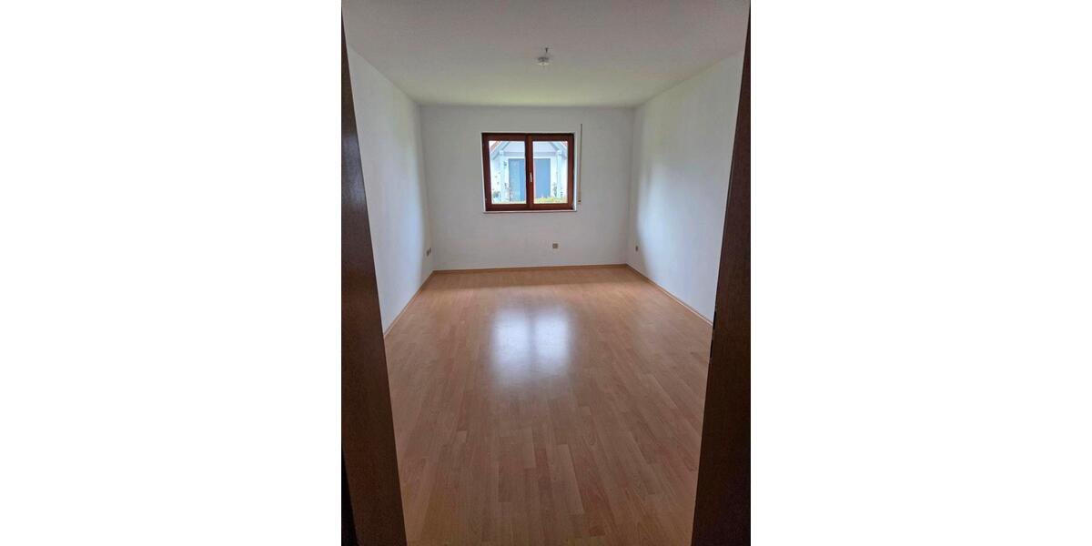 Erdgeschoßwohnung Erlangen Alterlangen - 4 Zimmer, 130 m&sup2;, 1.650&euro; | Angebot:26277316