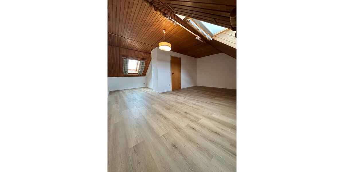 Reihenhaus Erlangen Bruck - 6 Zimmer, 130 m&sup2;, 1.800&euro; | Angebot:27617127