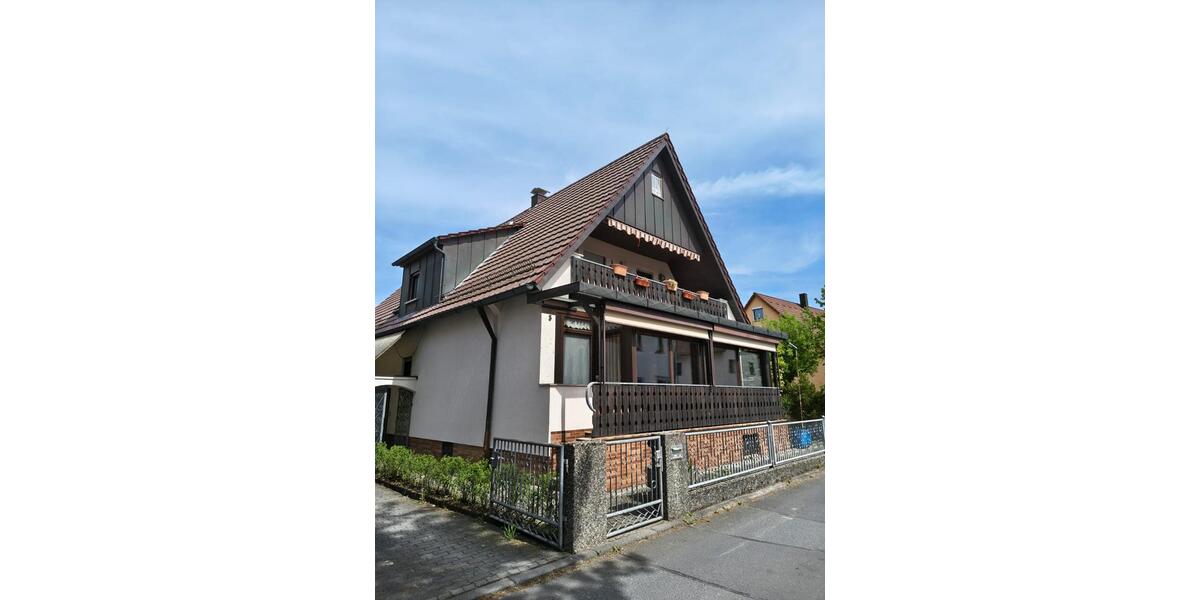 Dachgeschoßwohnung Erlangen Alterlangen - 3 Zimmer, 95 m&sup2;, 1.450&euro; | Angebot:26560512