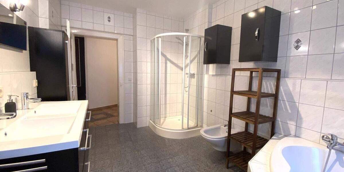 Etagenwohnung Nürnberg Mögeldorf - 4 Zimmer, 108 m&sup2;, 375.000&euro; | Angebot:25734063