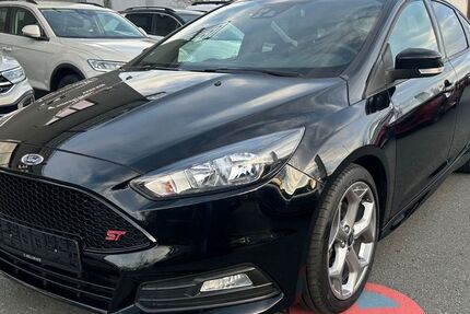 Ford Focus 182.545 km 8.950 &euro; Fürth 90763
