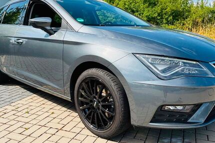 Seat Leon 55.000 km 15.650 &euro; Herzogenaurach 91074