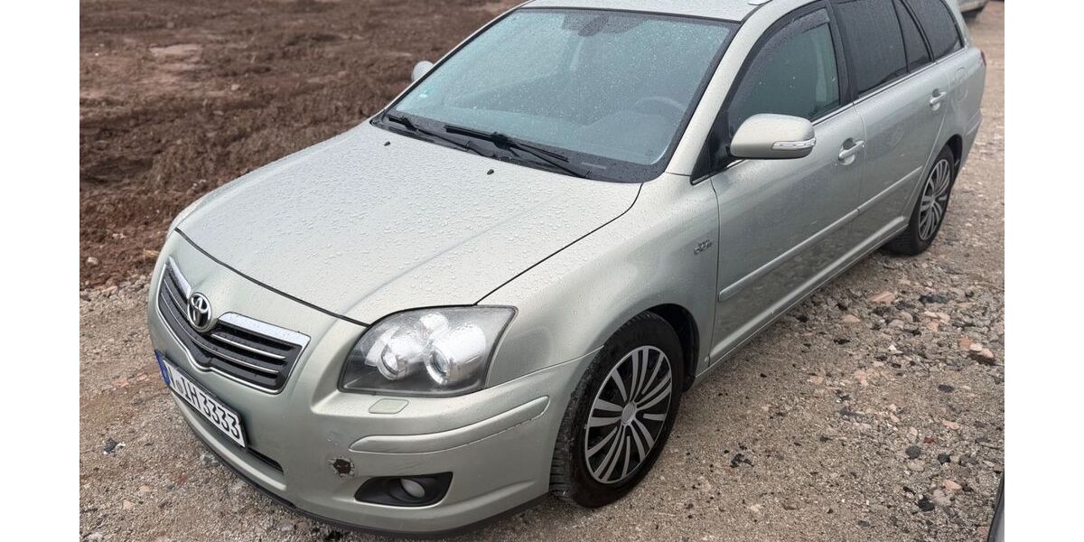 Toyota Avensis 255.000 km 2.950 &euro; Grosshabersdorf 90613