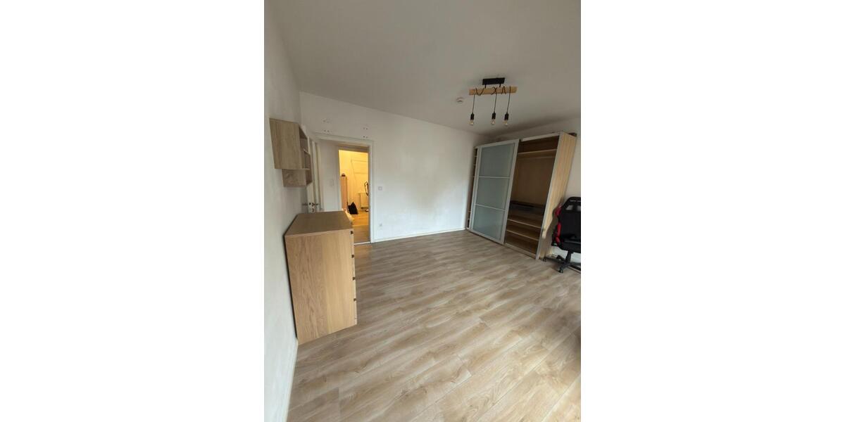 Dachgeschoßwohnung Nürnberg Gibitzenhof - 2 Zimmer, 76 m&sup2;, 700&euro; | Angebot:25942826