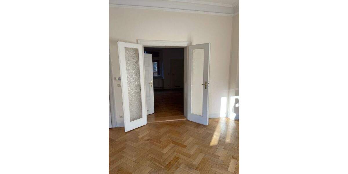 Etagenwohnung Fürth Innenstadt - 3 Zimmer, 130 m&sup2;, 1.300&euro; | Angebot:25705384