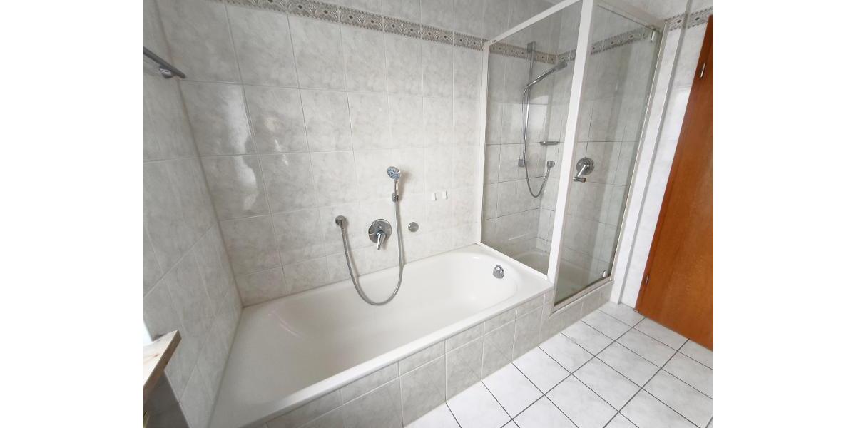 3 Zi. Wohnung (Nr. 6) im DG (2. OG) mit Balkon und Garage - Etagenwohnung Erlangen OT Dechsendorf | Angebot:24315669