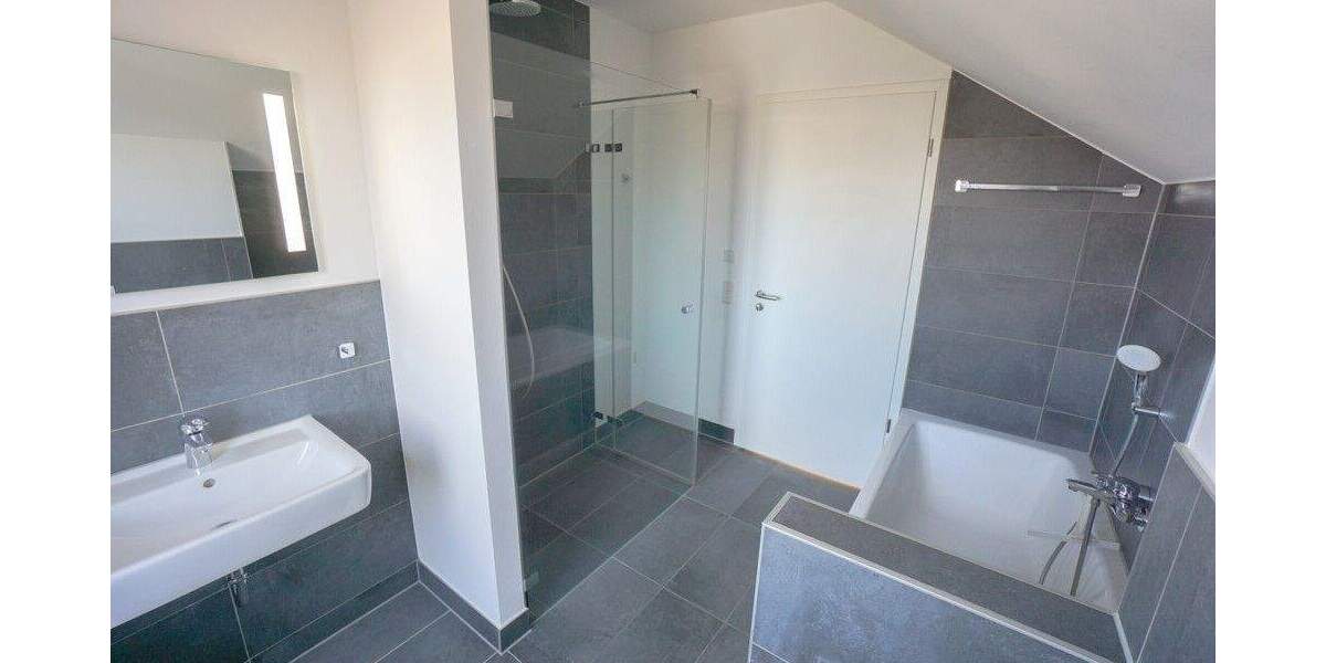 Etagenwohnung Nürnberg Gaismannshof - 3 Zimmer, 70 m&sup2;, 1.112&euro; | Angebot:25672894