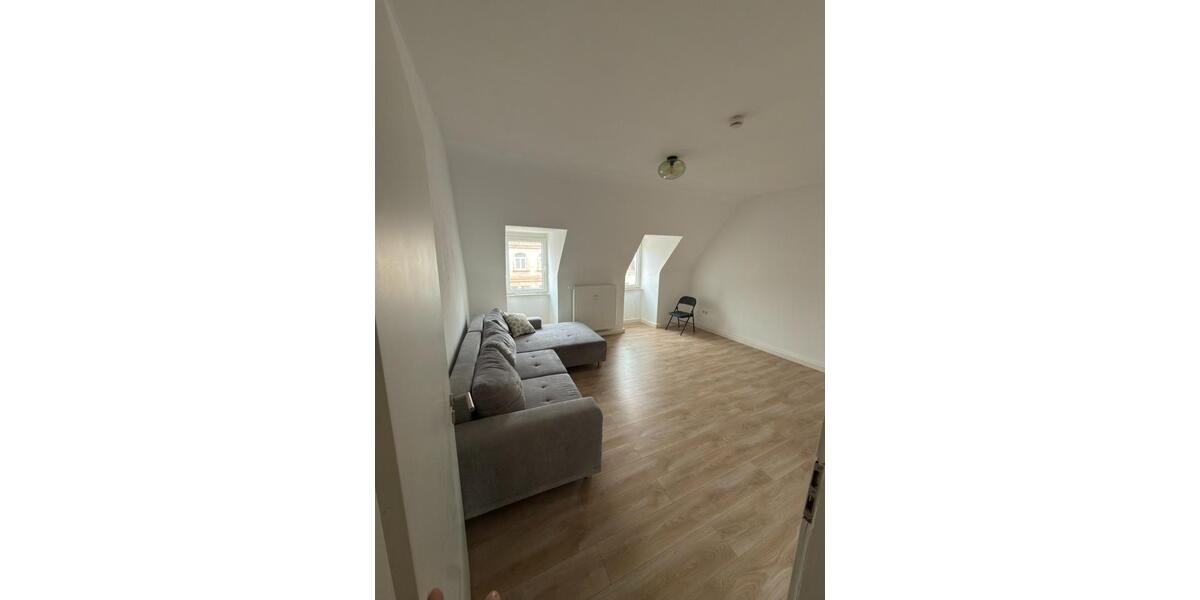 Dachgeschoßwohnung Nürnberg Gibitzenhof - 2 Zimmer, 76 m&sup2;, 700&euro; | Angebot:25942826