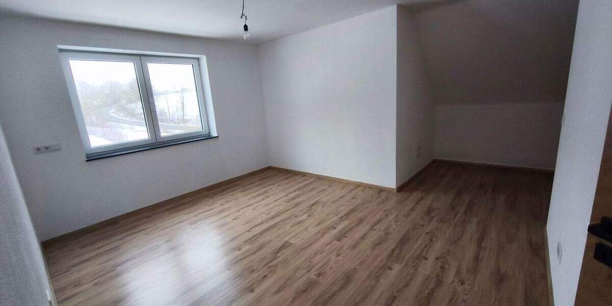 Einfamilienhaus Igensdorf Pettensiedel - 1 Zimmer, 240 m&sup2;, 2.000&euro; | Angebot:25770176