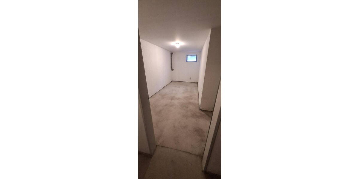 Etagenwohnung Bubenreuth - 3 Zimmer, 73 m&sup2;, 990&euro; | Angebot:25984370