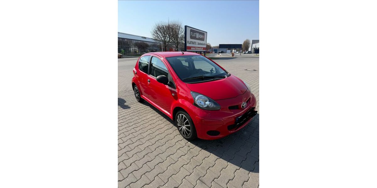Toyota Aygo (X) 81.000 km 1.999 &euro; Nürnberg 90443