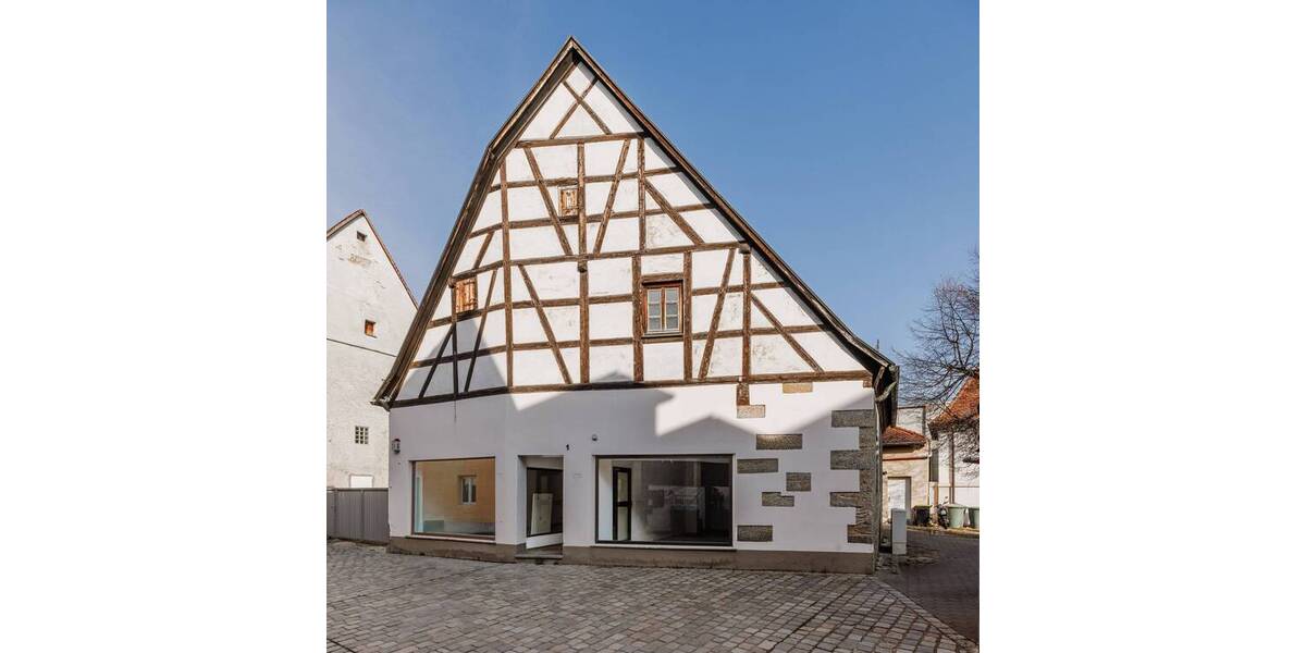 Mehrfamilienhaus, Wohnhaus Forchheim - 6 Zimmer, 130 m&sup2;, 630.000&euro; | Angebot:25692176