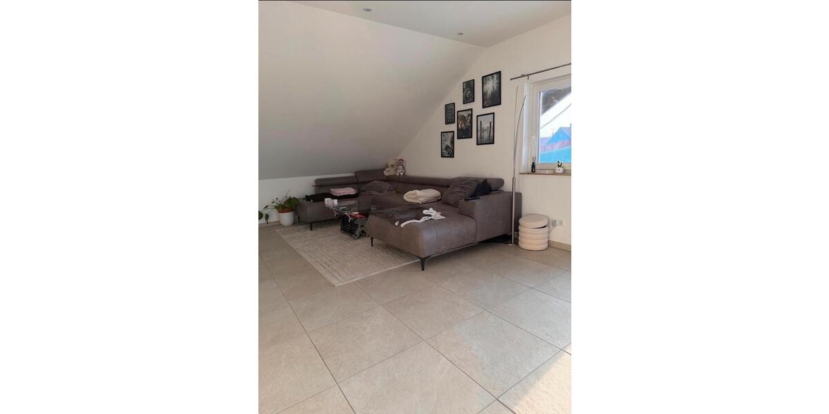 Dachgeschoßwohnung Oberreichenbach - 2 Zimmer, 130 m&sup2;, 1.500&euro; | Angebot:25598849