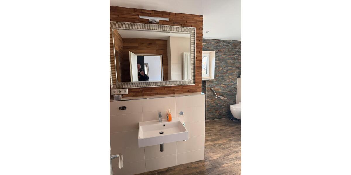 Hochparterre Röttenbach - 4 Zimmer, 142 m&sup2;, 1.390&euro; | Angebot:25922036