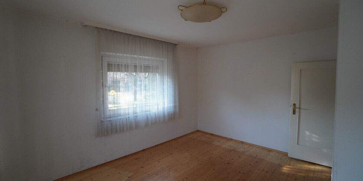 Mehrfamilienhaus, Wohnhaus Schwaig b. Nürnberg Behringersdorf - 6 Zimmer, 200 m&sup2;, 630.000&euro; | Angebot:25862773