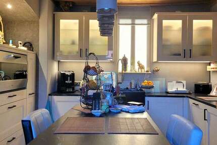 Haus Schwanstetten - 7 Zimmer, 260 m&sup2;, 889.000&euro; | Angebot:25435340