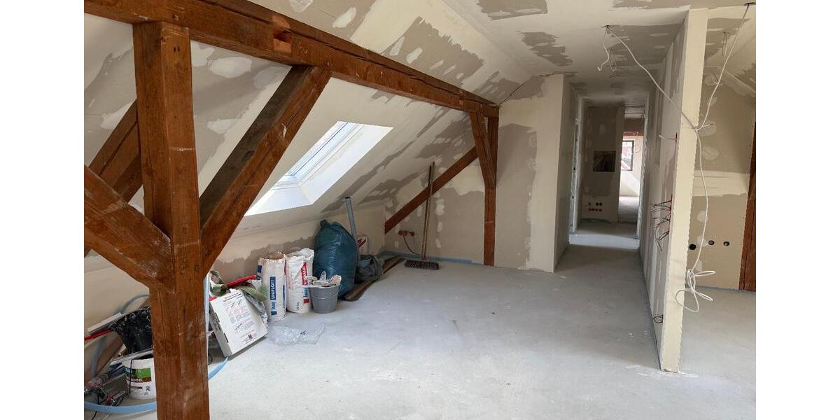 Dachgeschoßwohnung Simmelsdorf - 4.5 Zimmer, 80 m&sup2;, 240.000&euro; | Angebot:25902273