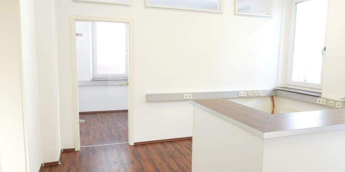 Gewerbeobjekt Nürnberg St Peter - 4 Zimmer, 100 m&sup2;, 890&euro; | Angebot:25915935