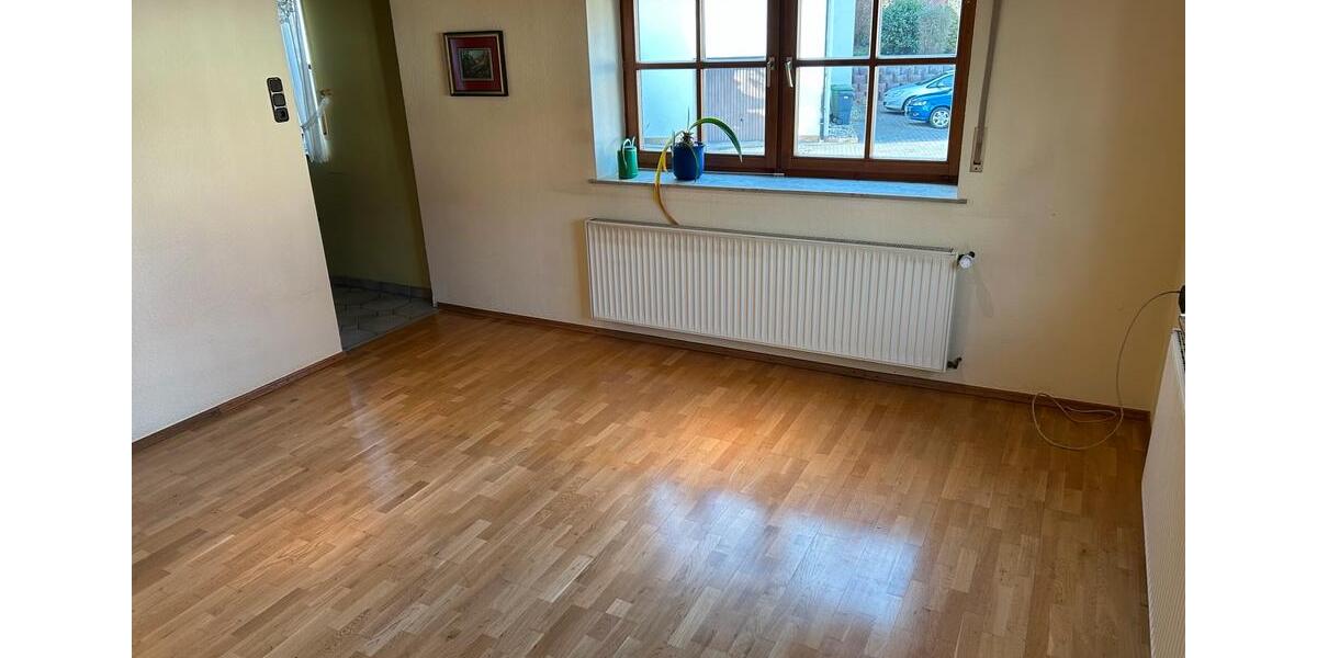 Einfamilienhaus Lauf an der Pegnitz - 7 Zimmer, 170 m&sup2;, 430.000&euro; | Angebot:25408089