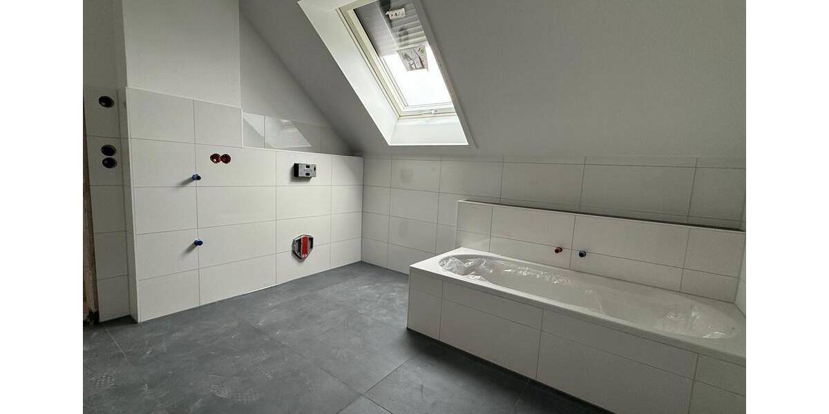 Dachgeschoßwohnung Leinburg - 3 Zimmer, 95 m&sup2;, 1.483&euro; | Angebot:24744600