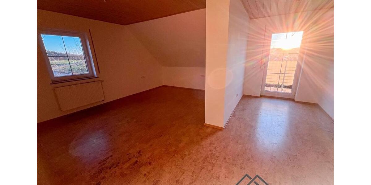 Dachgeschoßwohnung Neustadt an der Aisch - 3.5 Zimmer, 125 m&sup2;, 1.175&euro; | Angebot:25869150