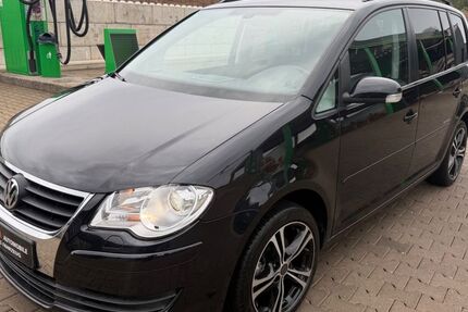 VW Touran 124.852 km 5.990 &euro; Dietenhofen 90599