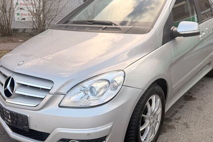Mercedes-Benz B 200 124.000 km 7.490 &euro; Fürth 90763