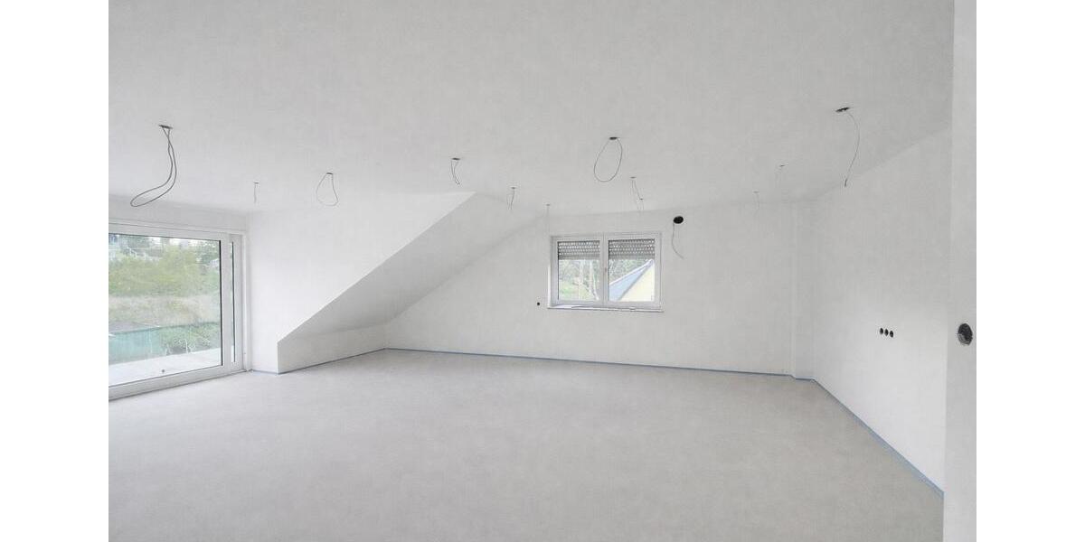 Dachgeschoßwohnung Heroldsbach - 4 Zimmer, 127 m&sup2;, 1.750&euro; | Angebot:25406909