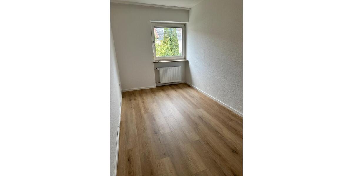 Reihenhaus Erlangen Bruck - 6 Zimmer, 130 m&sup2;, 1.800&euro; | Angebot:27617127