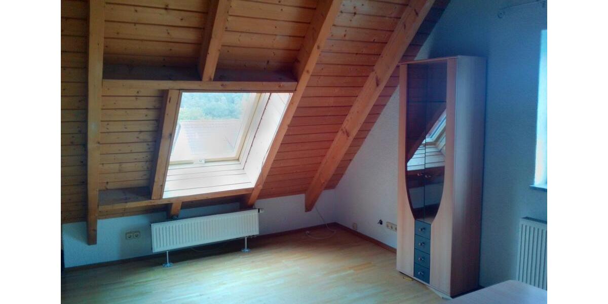 Dachgeschoßwohnung Herzogenaurach - 2 Zimmer, 65 m&sup2;, 700&euro; | Angebot:24877773
