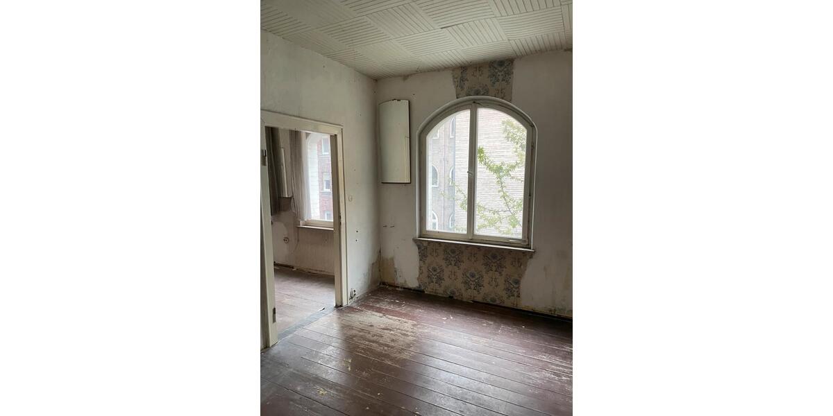 Etagenwohnung Nürnberg Sankt Leonhard - 4 Zimmer, 200 m&sup2;, 330.000&euro; | Angebot:26256002