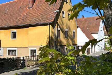 Haus Erlangen / Frauenaurach Frauenaurach - 8 Zimmer, 236 m&sup2;, 287.000&euro; | Angebot:18978728