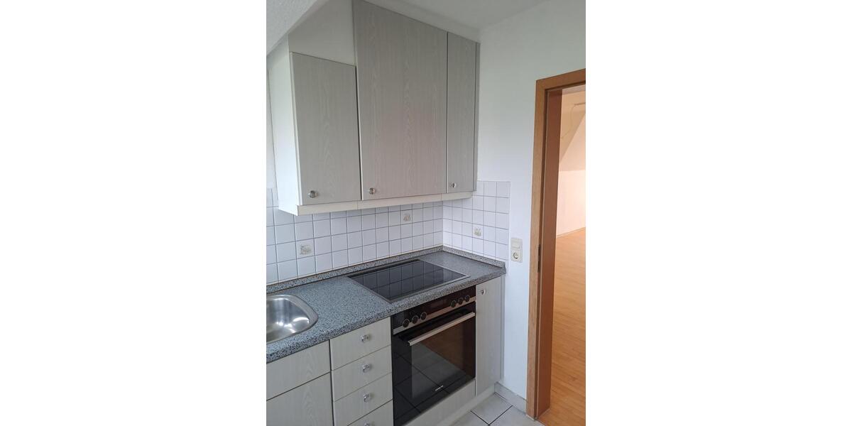 Dachgeschoßwohnung Adelsdorf - 3 Zimmer, 77 m&sup2;, 870&euro; | Angebot:23879643