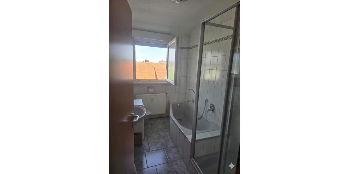 Dachgeschoßwohnung Fürth Atzenhof - 2.5 Zimmer, 69 m&sup2;, 890&euro; | Angebot:26208334