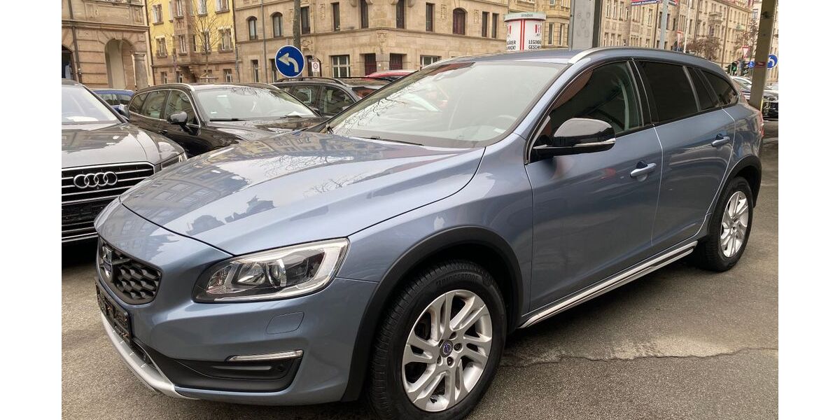Volvo V60 Cross Country 179.329 km 12.990 &euro; Fürth ( bei Nürnberg ) 90762