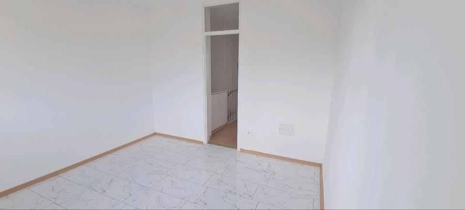 Reihenhaus Nürnberg Langwasser - 7 Zimmer, 98 m&sup2;, 398.000&euro; | Angebot:25781458