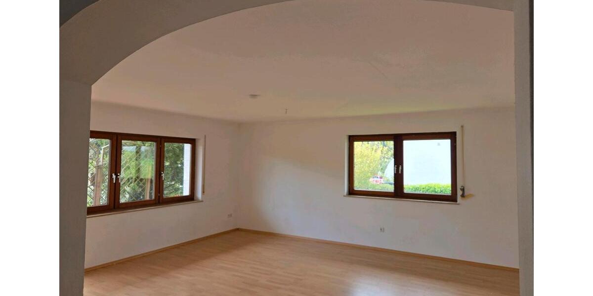 Erdgeschoßwohnung Erlangen Alterlangen - 4 Zimmer, 130 m&sup2;, 1.650&euro; | Angebot:26277316
