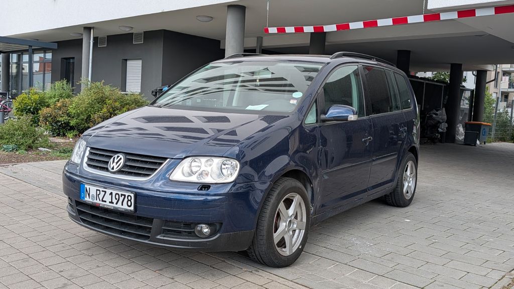 VW Touran 277.000 km 750 &euro; Nürnberg 90439