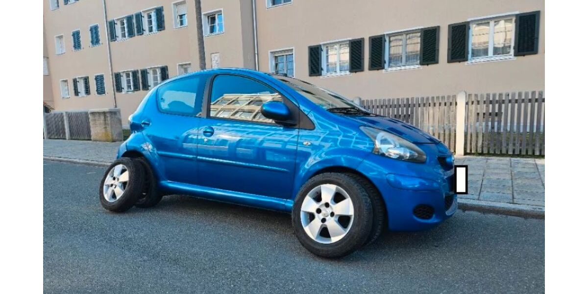 Toyota Aygo (X) 121.000 km 2.850 &euro; Nürnberg 90429