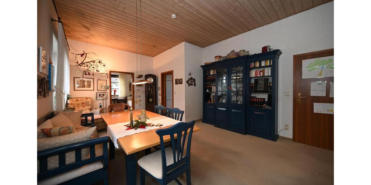 Erdgeschoßwohnung Pyrbaum - 4 Zimmer, 165 m&sup2;, 1.590&euro; | Angebot:26225856
