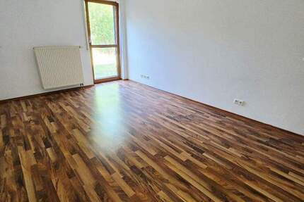 Wohnung Nürnberg Eibach - 3 Zimmer, 90 m&sup2;, 1.200&euro; | Angebot:26616372