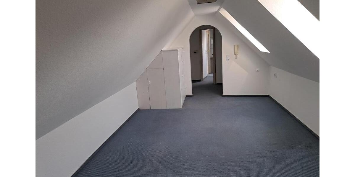 Dachgeschoßwohnung Fürth Eigenes Heim - 1 Zimmer, 25 m&sup2;, 482&euro; | Angebot:25476077