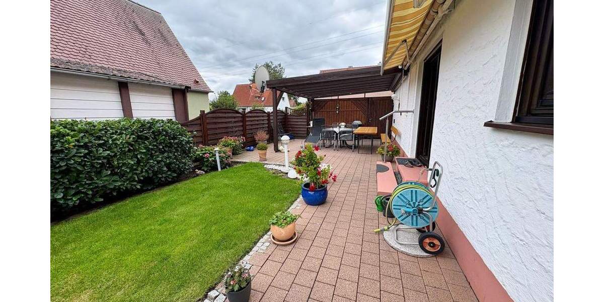 Doppelhaushälfte Erlangen Bruck - 4 Zimmer, 96 m&sup2;, 380.000&euro; | Angebot:25862876