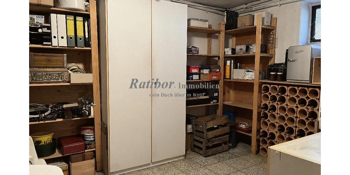 Sehr großzügiges und gepflegtes Einfamilienhaus mit Einliegerwohnung und Doppelgarage in Roth OT - Bungalow Roth Pfaffenhofen | Angebot:25634482