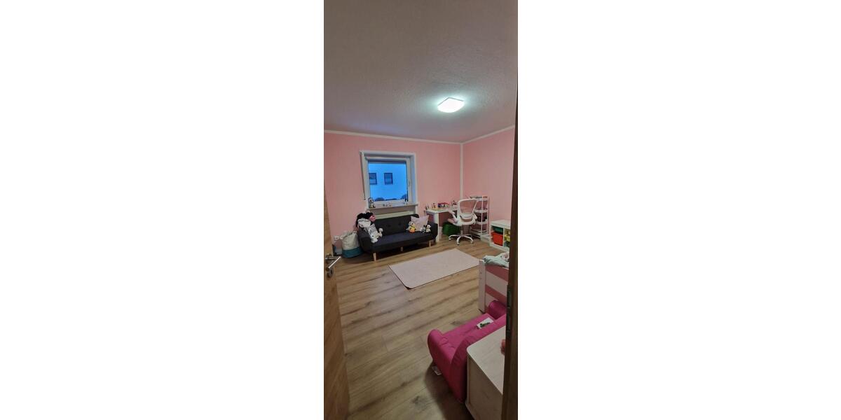 Einfamilienhaus Windsbach - 7 Zimmer, 250 m&sup2;, 490.000&euro; | Angebot:25052583