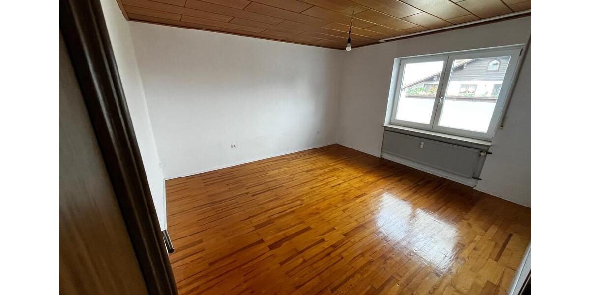 Etagenwohnung Pyrbaum - 5 Zimmer, 123 m&sup2;, 990&euro; | Angebot:26491282