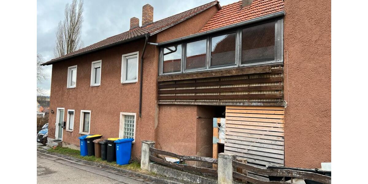 Etagenwohnung Schwabach - 3 Zimmer, 85 m&sup2;, 680&euro; | Angebot:25379393