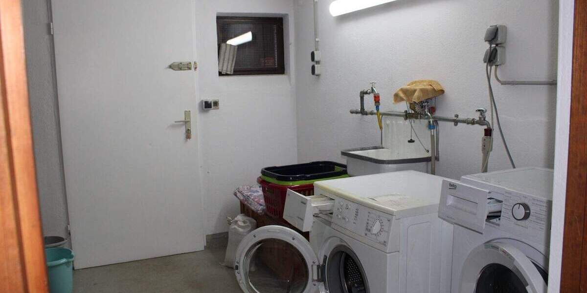 Mehrfamilienhaus, Wohnhaus Erlangen Alterlangen - 7 Zimmer, 218 m&sup2; | Angebot:25687529